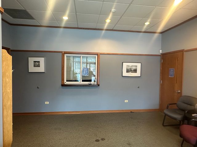 5950 Lincoln Avenue W, Lisle, IL 60532