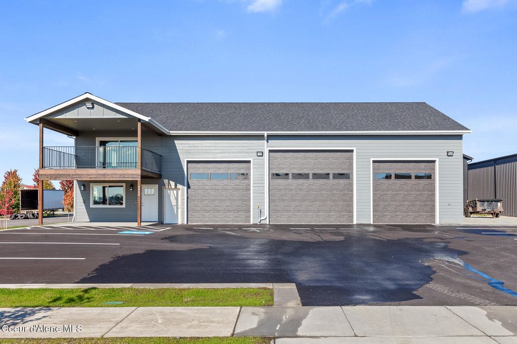 9990 N Lyle Loop, Hayden, ID 83835