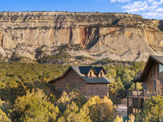 375 W WHITE CLIFFS DR, Orderville, UT 84758