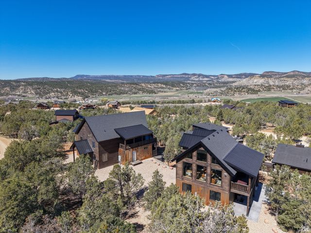 375 W WHITE CLIFFS DR, Orderville, UT 84758