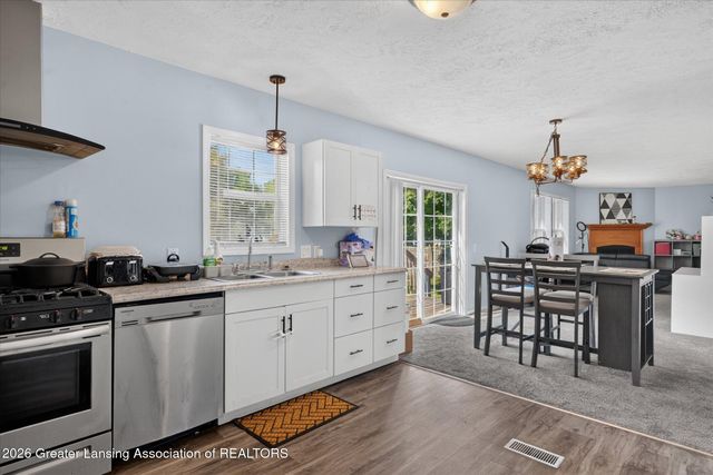 707 Sawyer Road, Lansing, MI 48911