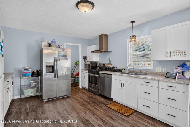 707 Sawyer Road, Lansing, MI 48911