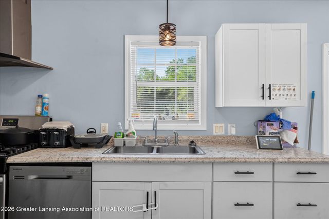 707 Sawyer Road, Lansing, MI 48911