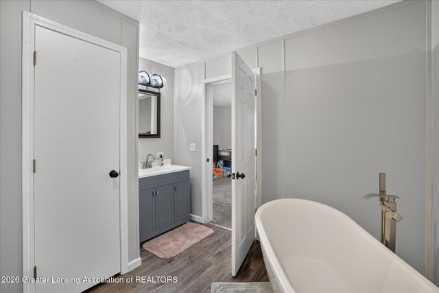 707 Sawyer Road, Lansing, MI 48911
