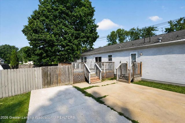 707 Sawyer Road, Lansing, MI 48911