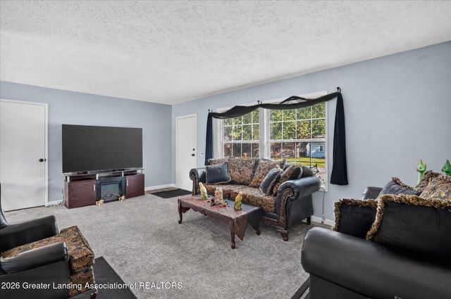 707 Sawyer Road, Lansing, MI 48911