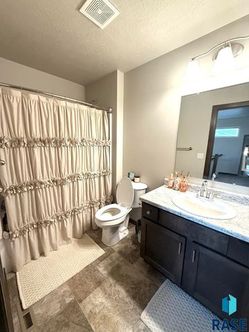 115 E Ivy Rd Road, Tea, SD 57064