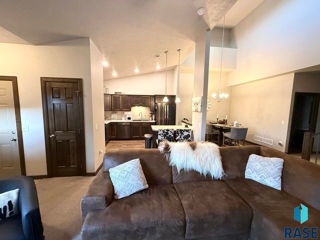 115 E Ivy Rd Road, Tea, SD 57064