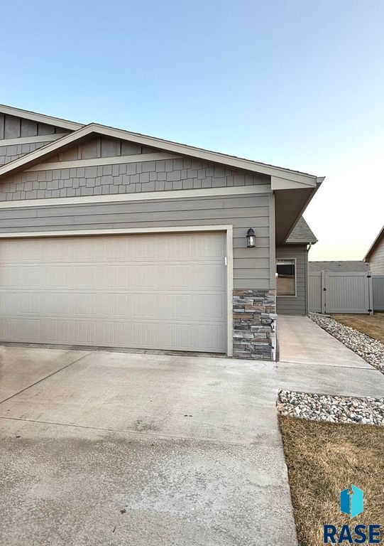 115 E Ivy Rd Road, Tea, SD 57064