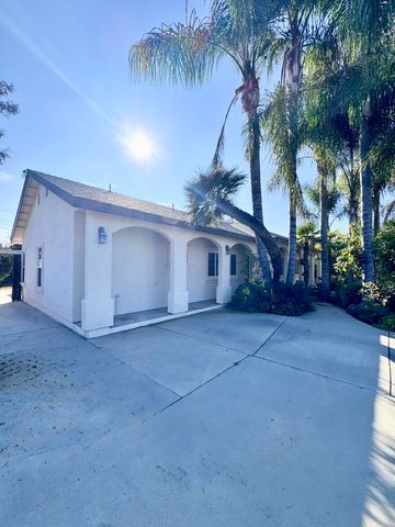 835 E Costner Street, Farmersville, CA 93223