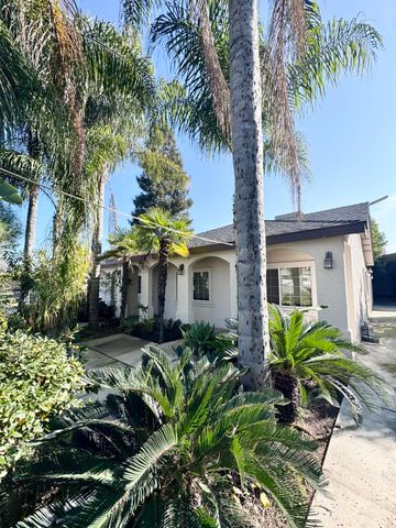 835 E Costner Street, Farmersville, CA 93223