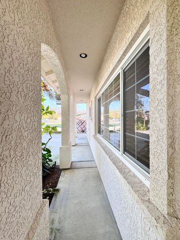 835 E Costner Street, Farmersville, CA 93223