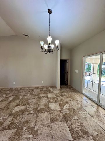 835 E Costner Street, Farmersville, CA 93223