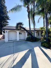 835 E Costner Street, Farmersville, CA 93223