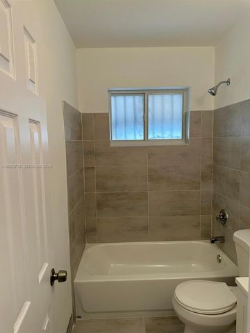 7073 SW 4th St 1, Miami, FL 33144