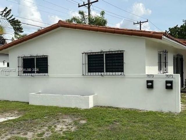 7073 SW 4th St 1, Miami, FL 33144