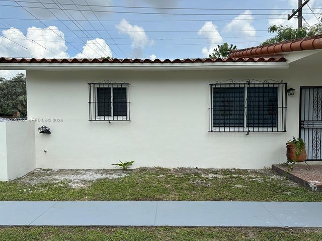7073 SW 4th St 1, Miami, FL 33144