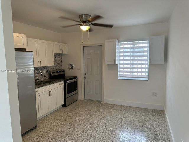 7073 SW 4th St 1, Miami, FL 33144