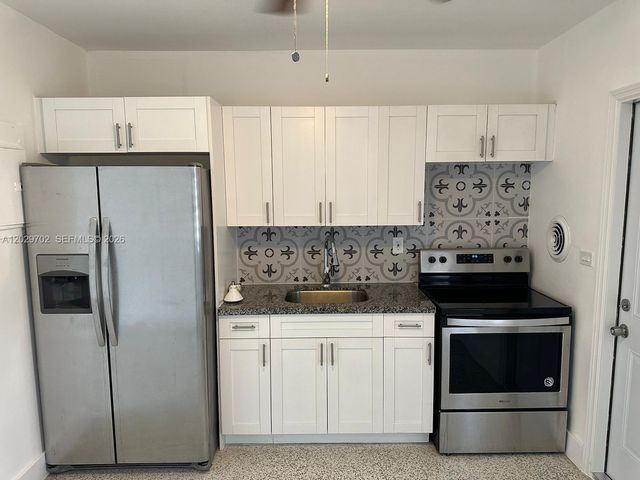 7073 SW 4th St 1, Miami, FL 33144