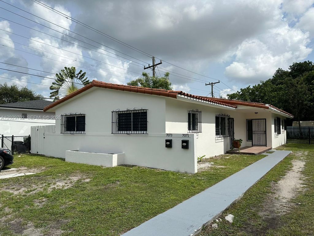 7073 SW 4th St 1, Miami, FL 33144
