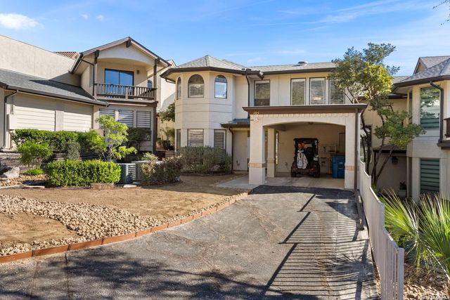 105 E Tapatio Dr, Boerne, TX 78006