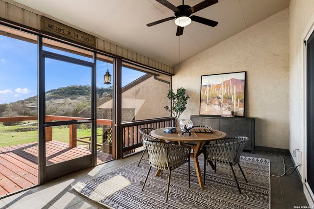 105 E Tapatio Dr, Boerne, TX 78006