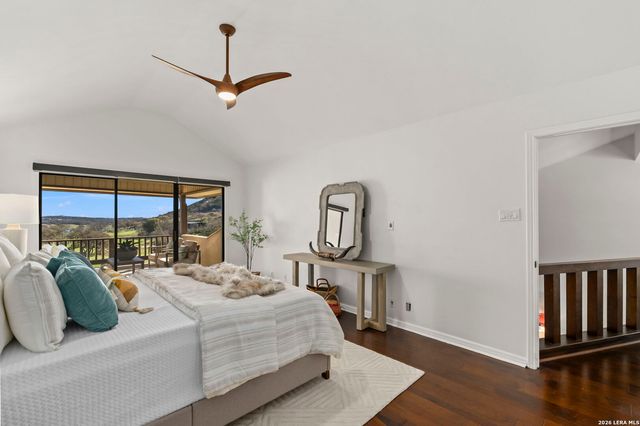 105 E Tapatio Dr, Boerne, TX 78006