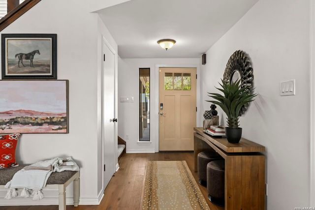 105 E Tapatio Dr, Boerne, TX 78006