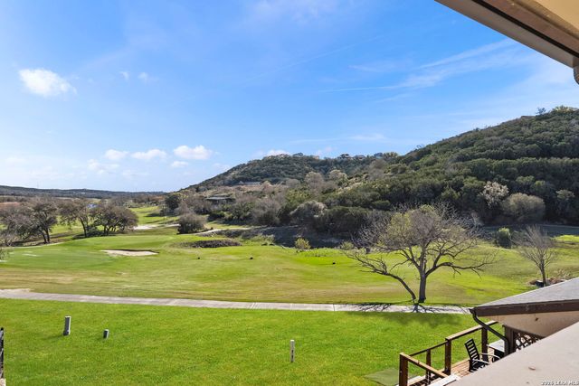 105 E Tapatio Dr, Boerne, TX 78006