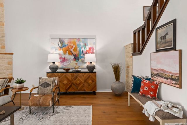 105 E Tapatio Dr, Boerne, TX 78006