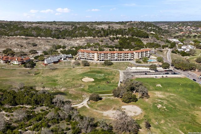 105 E Tapatio Dr, Boerne, TX 78006