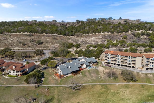 105 E Tapatio Dr, Boerne, TX 78006