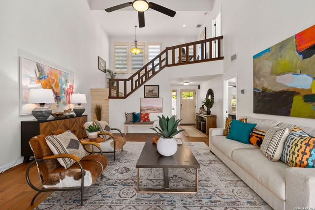 105 E Tapatio Dr, Boerne, TX 78006