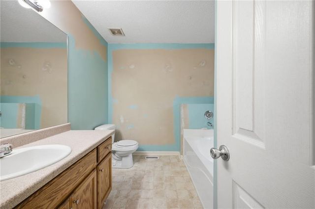 50 Oak Grove Lane NW, Adairsville, GA 30103