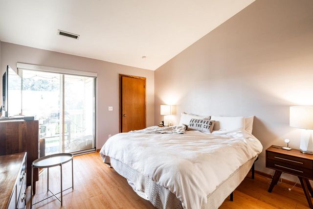 3505 W Old Oaks DRIVE, Greenfield, WI 53221