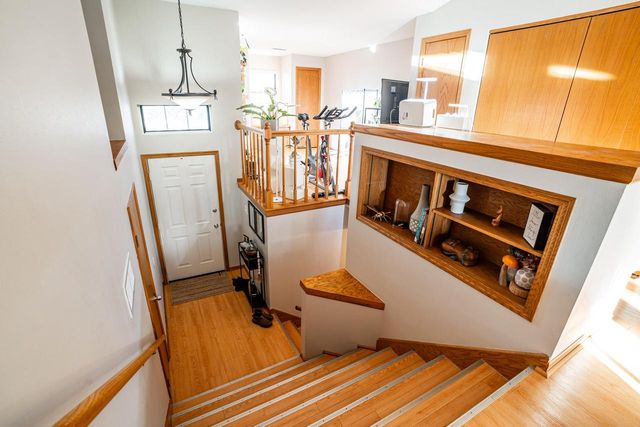 3505 W Old Oaks DRIVE, Greenfield, WI 53221