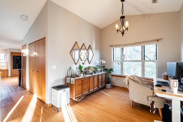 3505 W Old Oaks DRIVE, Greenfield, WI 53221