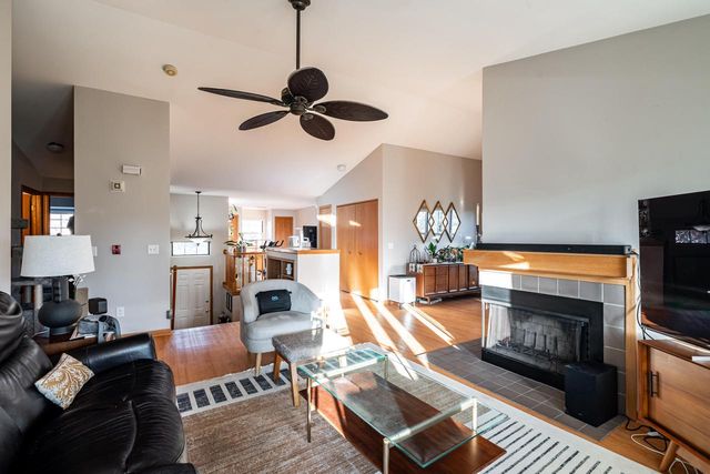 3505 W Old Oaks DRIVE, Greenfield, WI 53221