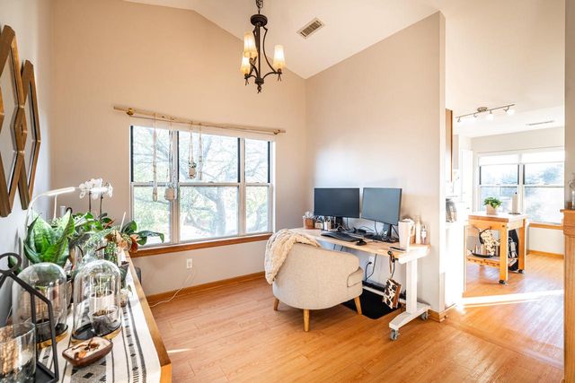 3505 W Old Oaks DRIVE, Greenfield, WI 53221