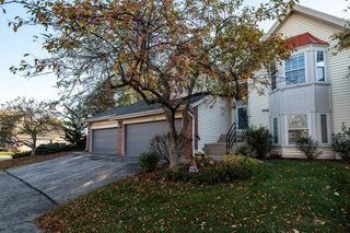 3505 W Old Oaks DRIVE, Greenfield, WI 53221