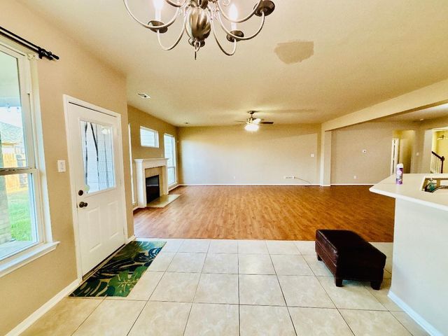 9947 Valance Way, Conroe, TX 77385