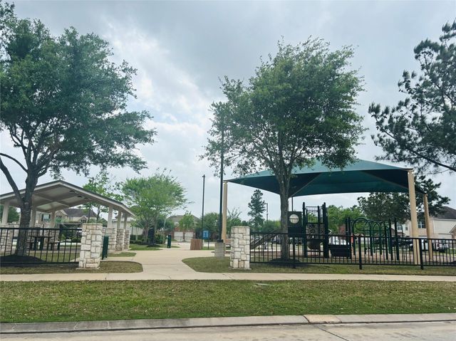 9947 Valance Way, Conroe, TX 77385