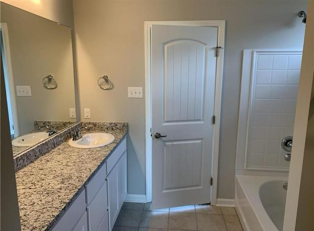 8127 Kinslee Lane, Iowa, LA 70647