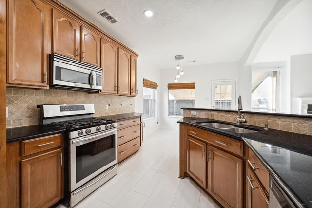 4910 Sterling Crossing, Pearland, TX 77584