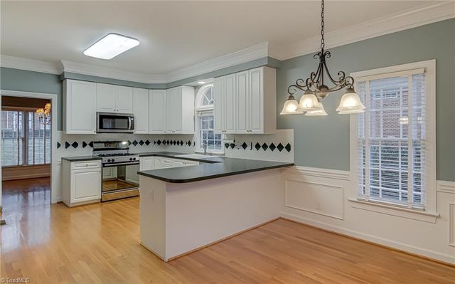 5130 Laurel View Drive, Winston-salem, NC 27104