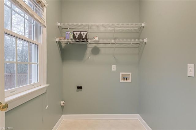 5130 Laurel View Drive, Winston-salem, NC 27104