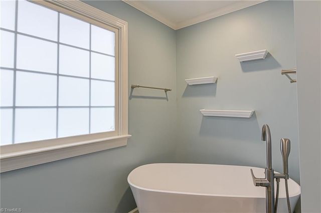 5130 Laurel View Drive, Winston-salem, NC 27104