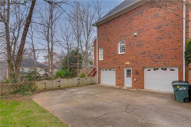 5130 Laurel View Drive, Winston-salem, NC 27104