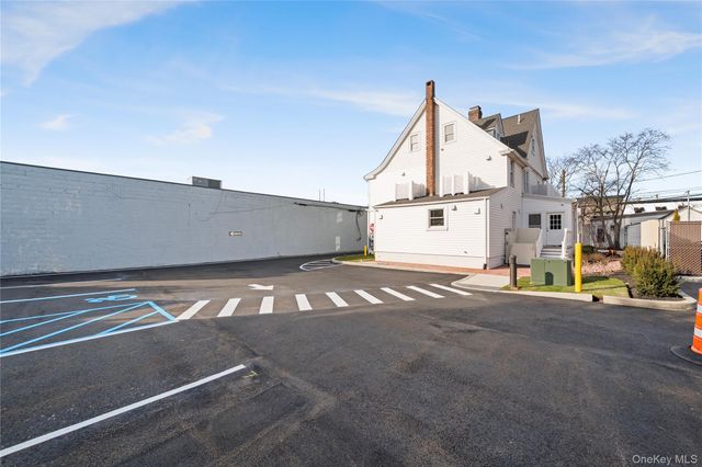 584 Main Street 5, Islip, NY 11751