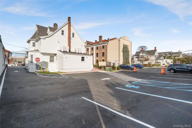 584 Main Street 5, Islip, NY 11751